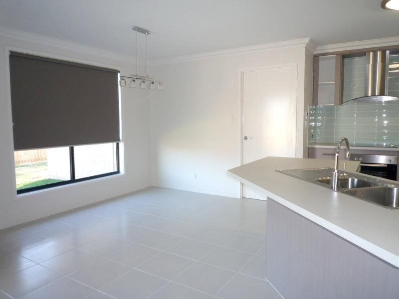 4 Gumnut Place, New Auckland QLD 4680