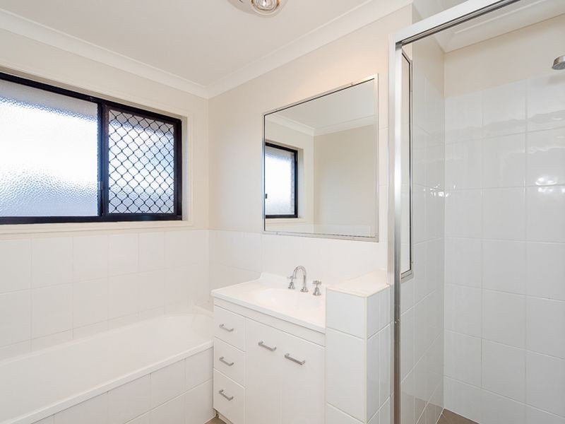 142 Col Brown Avenue, Clinton QLD 4680