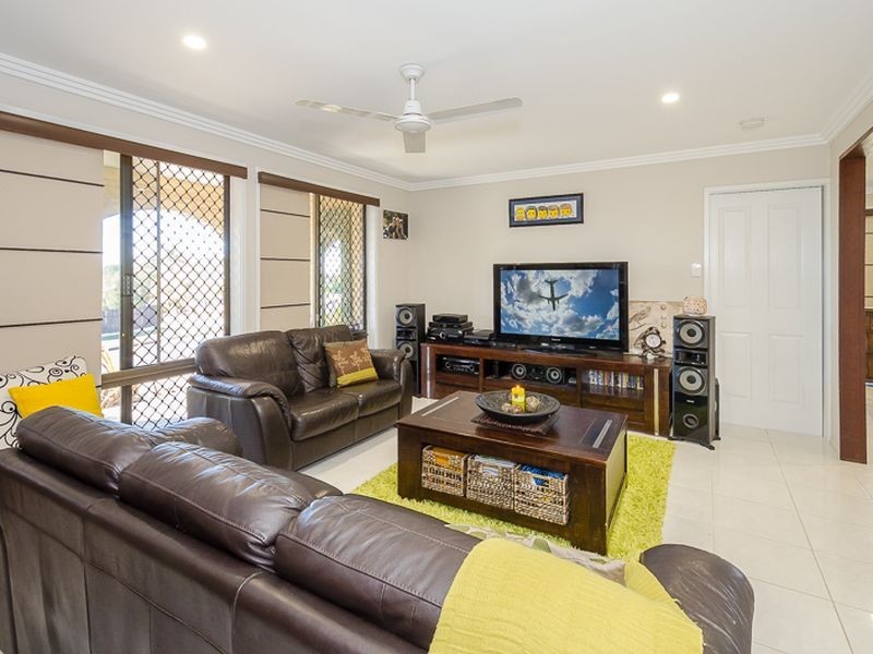 2 Canonbar Street, Clinton QLD 4680