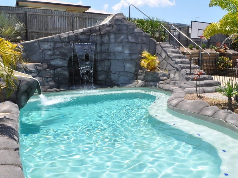 13 Wyara Close, Clinton QLD 4680