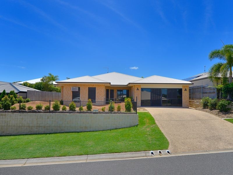 13 Wyara Close, Clinton QLD 4680