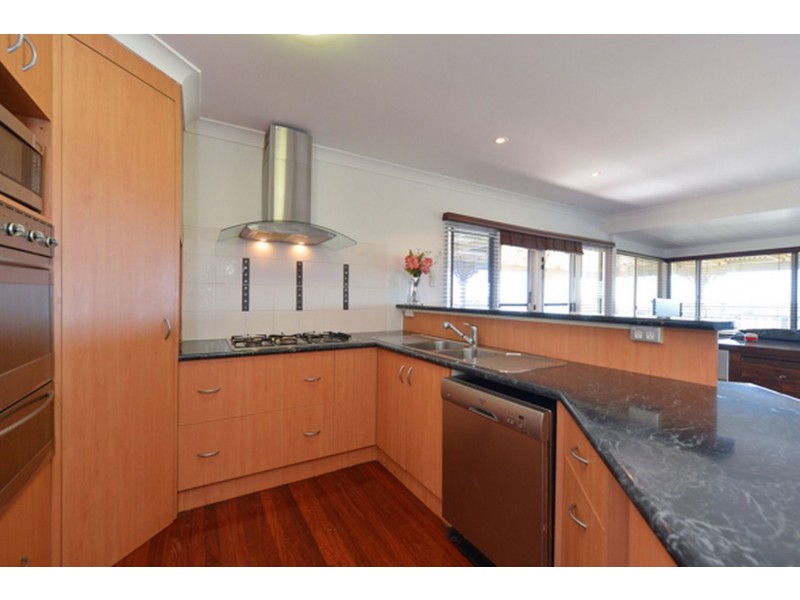 4 Adelaide Street, South Gladstone QLD 4680