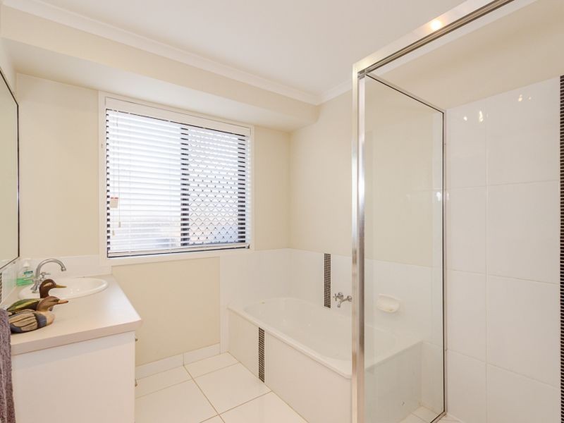 14 Southern Cross Close, Telina QLD 4680