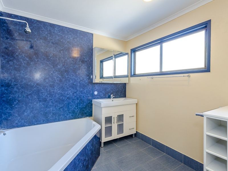 46 Ferguson Crescent, West Gladstone QLD 4680