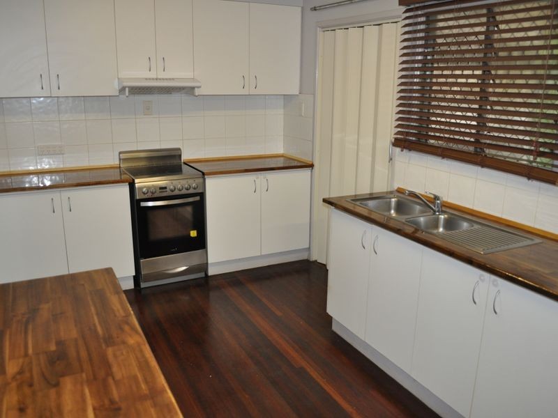 10 Geraldine Street, West Gladstone QLD 4680