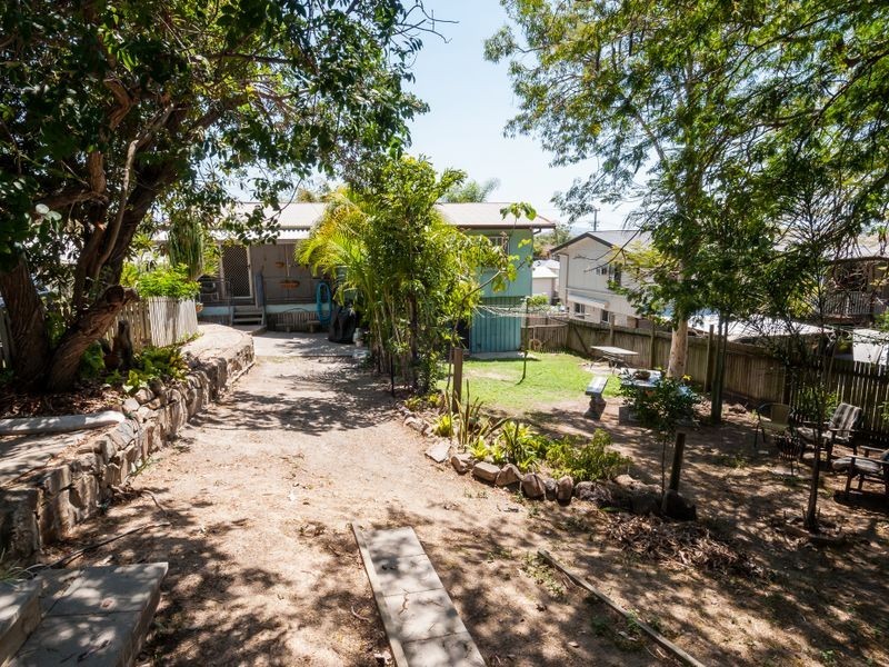 10 Geraldine Street, West Gladstone QLD 4680