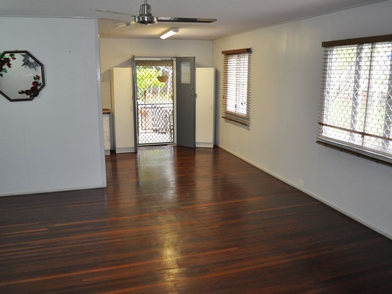 10 Geraldine Street, West Gladstone QLD 4680