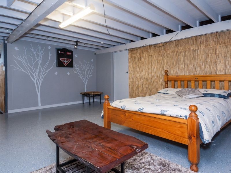 10 Geraldine Street, West Gladstone QLD 4680