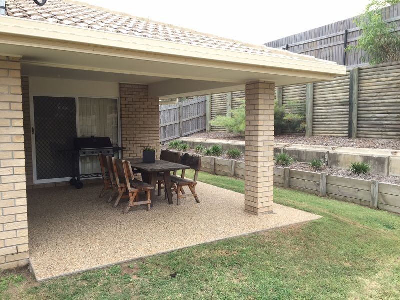 25 Dartmouth Close, Clinton QLD 4680