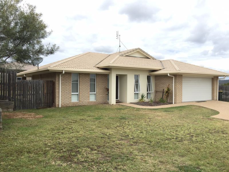 25 Dartmouth Close, Clinton QLD 4680