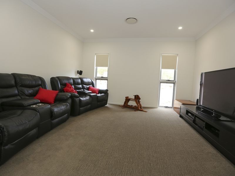 4 Tree Tops Close, Glen Eden QLD 4680