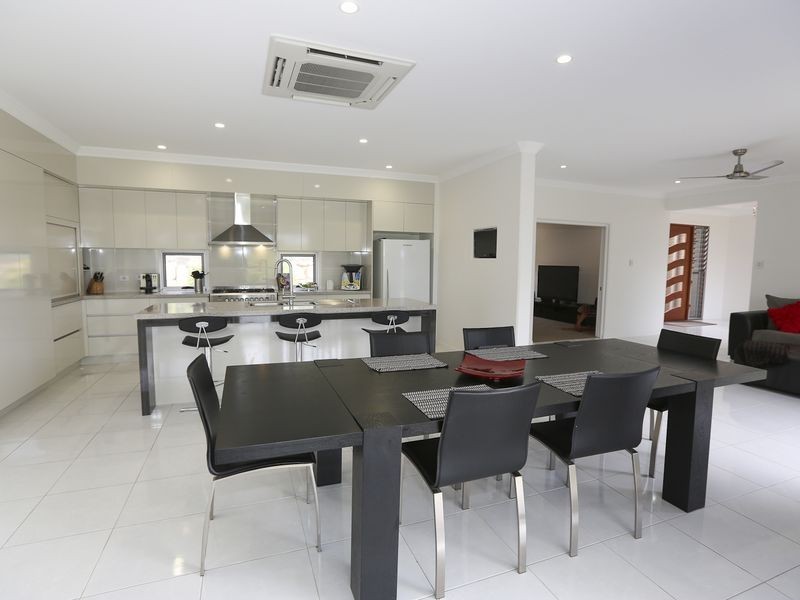 4 Tree Tops Close, Glen Eden QLD 4680