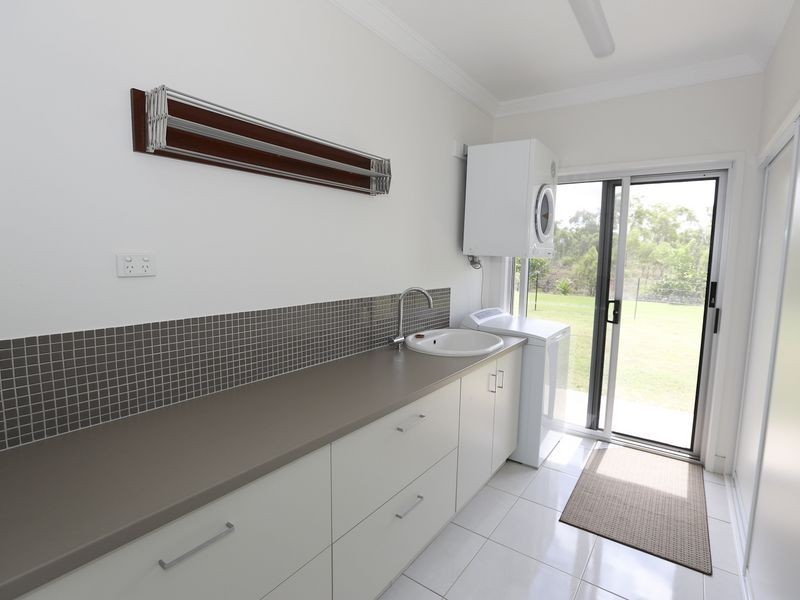 4 Tree Tops Close, Glen Eden QLD 4680