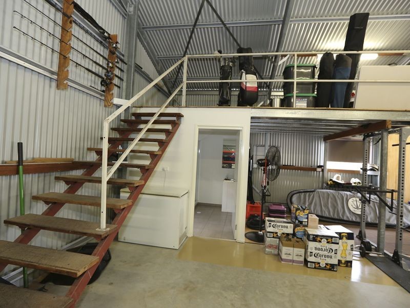 4 Tree Tops Close, Glen Eden QLD 4680