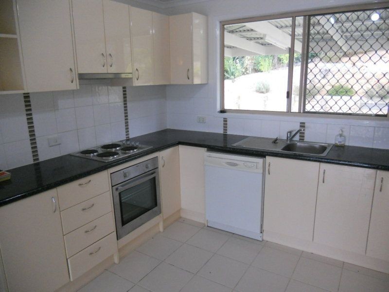 8 WATTLE STREET, Gladstone QLD 4680