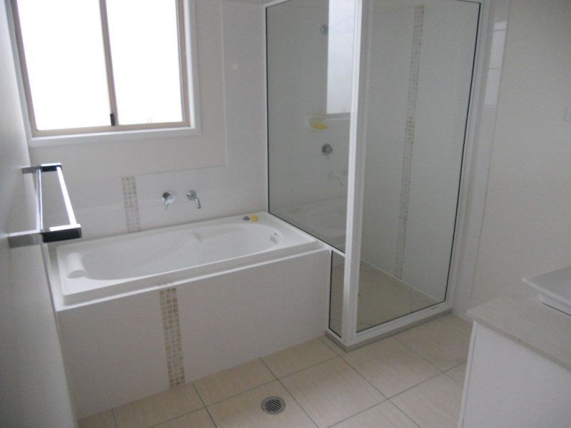 8 WATTLE STREET, Gladstone QLD 4680