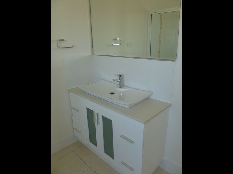 8 WATTLE STREET, Gladstone QLD 4680