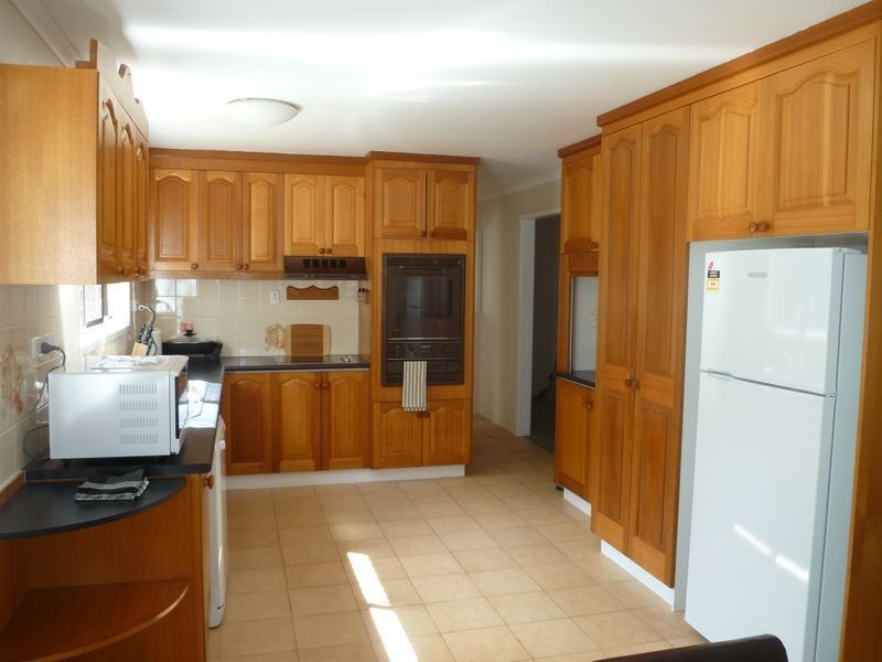 52 Beak Street, New Auckland QLD 4680