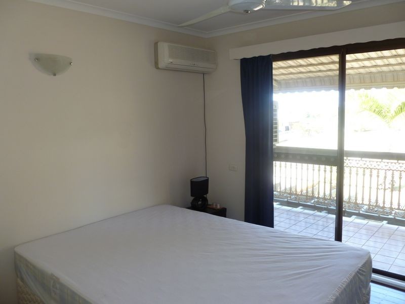 52 Beak Street, New Auckland QLD 4680