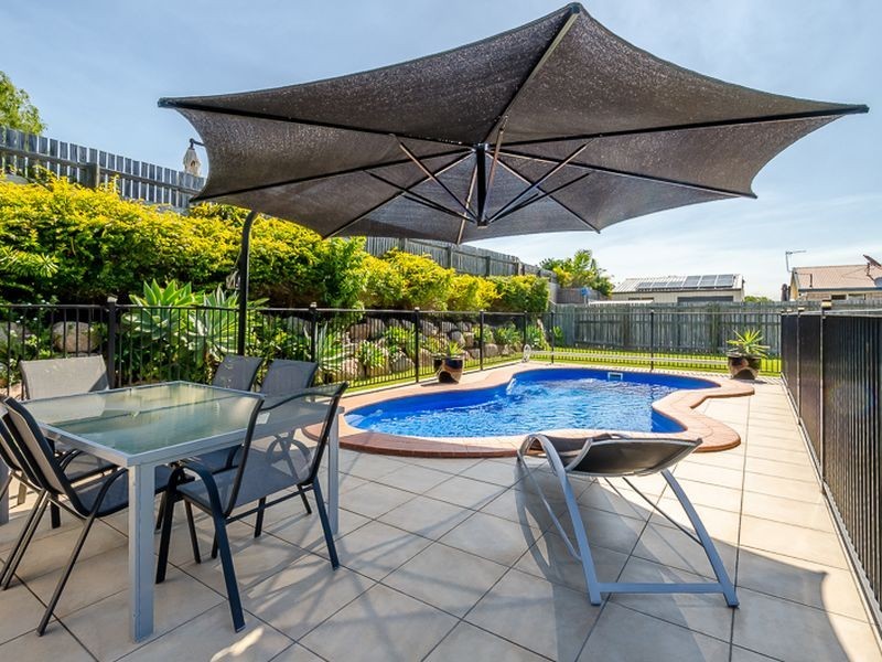 4 James Court, Telina QLD 4680