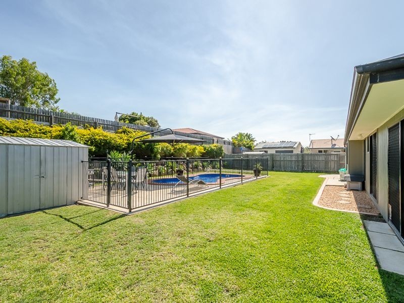 4 James Court, Telina QLD 4680