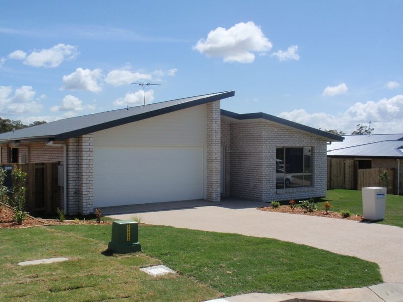 26 BOTTLEBRUSH DRIVE, Kirkwood QLD 4680