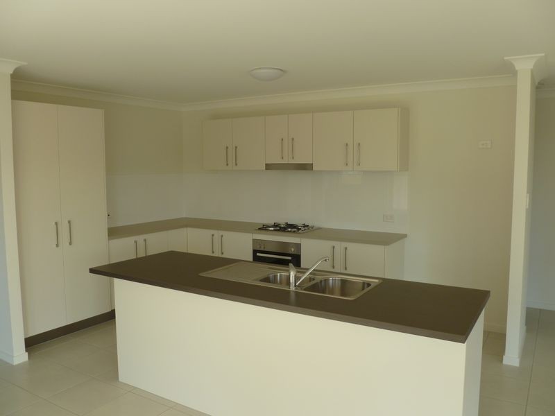 26 BOTTLEBRUSH DRIVE, Kirkwood QLD 4680