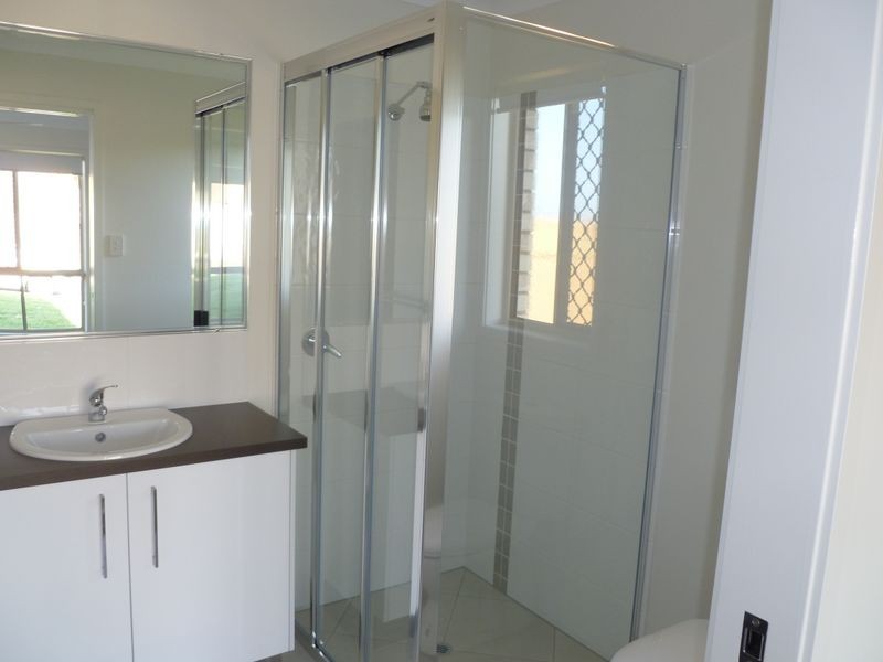 26 BOTTLEBRUSH DRIVE, Kirkwood QLD 4680