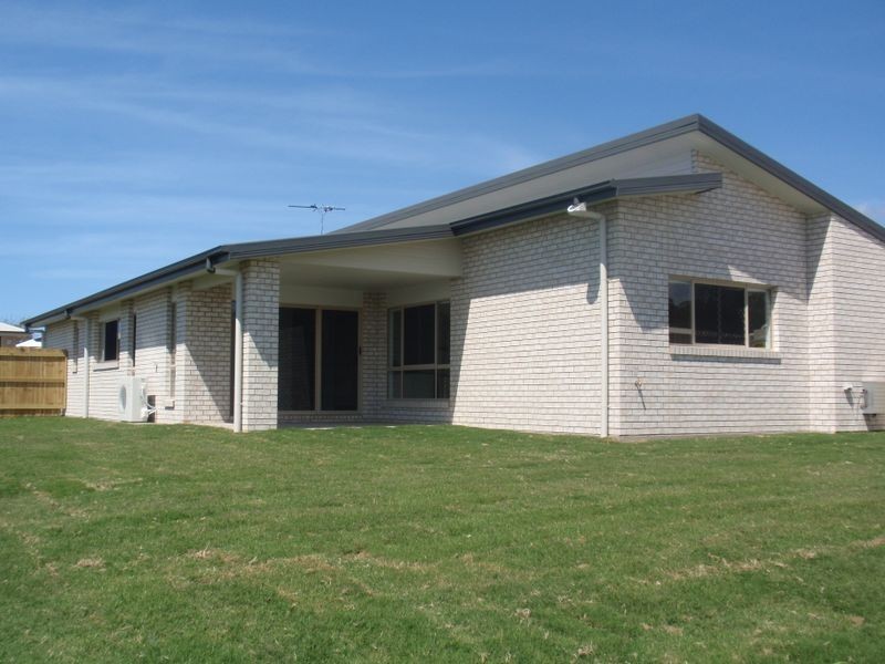 26 BOTTLEBRUSH DRIVE, Kirkwood QLD 4680