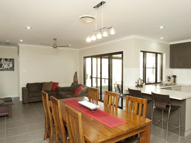 5 Redgum Drive, Kirkwood QLD 4680
