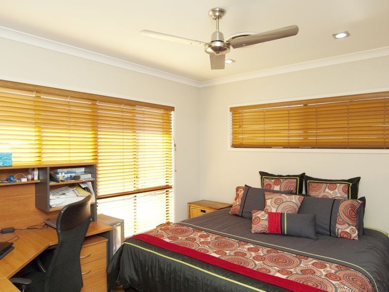 5 Redgum Drive, Kirkwood QLD 4680