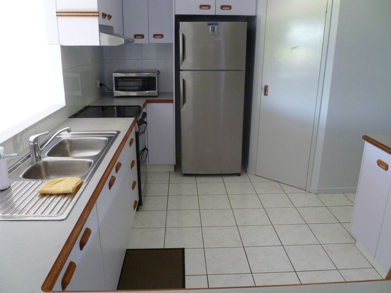 18 Rosslyn Close, Clinton QLD 4680
