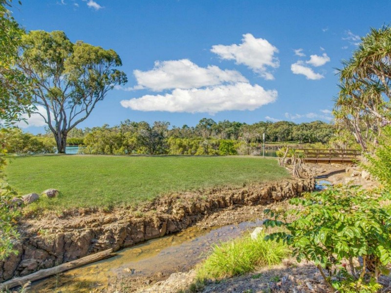 11 River Drive, Boyne Island QLD 4680