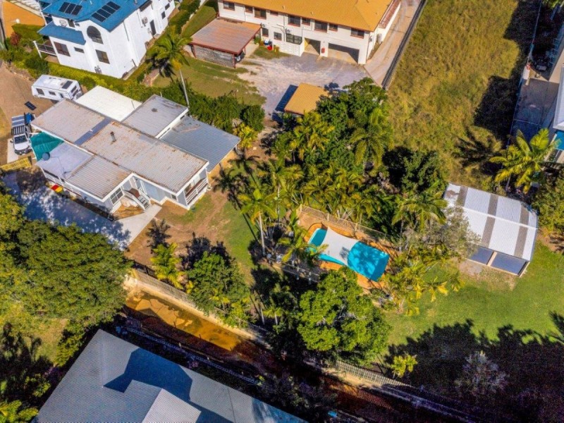 11 River Drive, Boyne Island QLD 4680