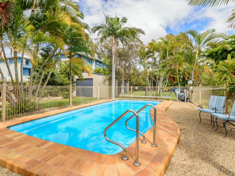 11 River Drive, Boyne Island QLD 4680
