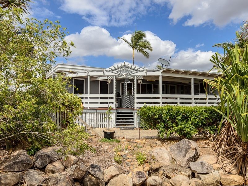 11 River Drive, Boyne Island QLD 4680