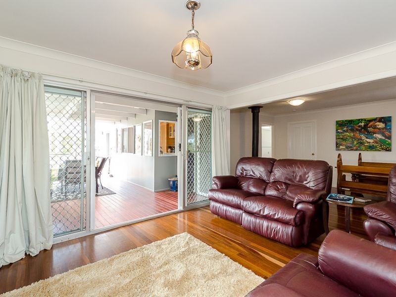 11 River Drive, Boyne Island QLD 4680