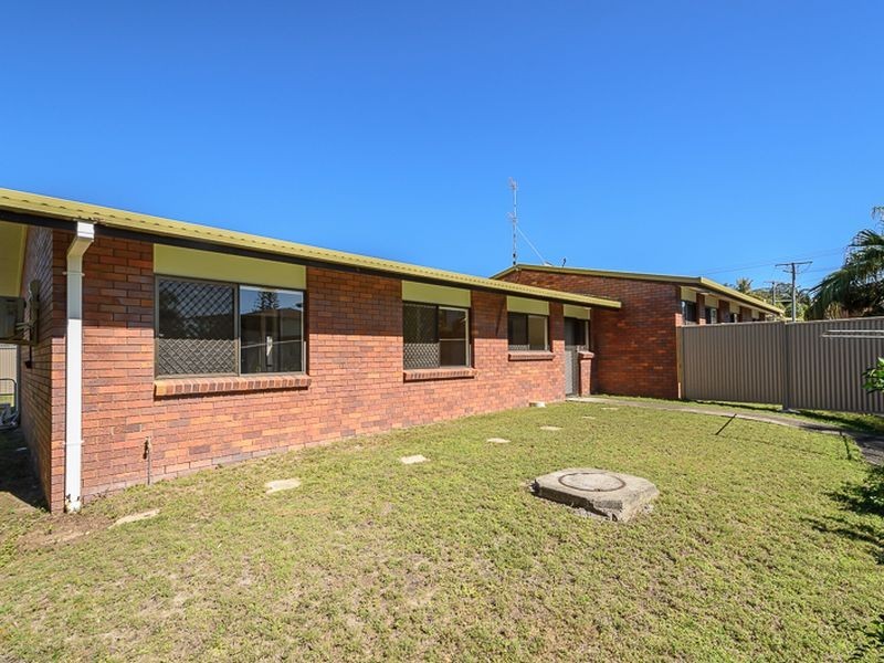 Unit 1 & 2/2 Apollo Drive, Clinton QLD 4680