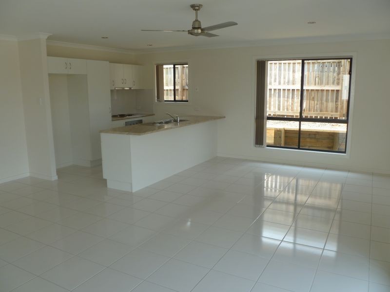 50 Victoria Avenue, Glen Eden QLD 4680