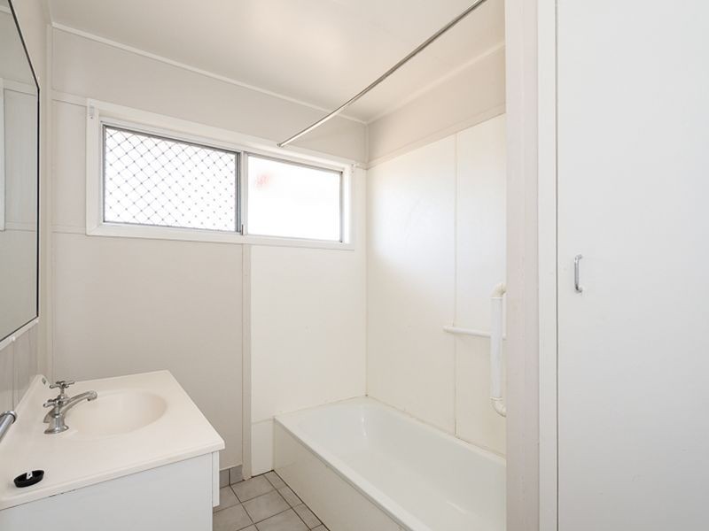 19 Pike Crescent, Toolooa QLD 4680