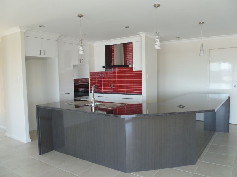 42 Liriope Drive, Kirkwood QLD 4680