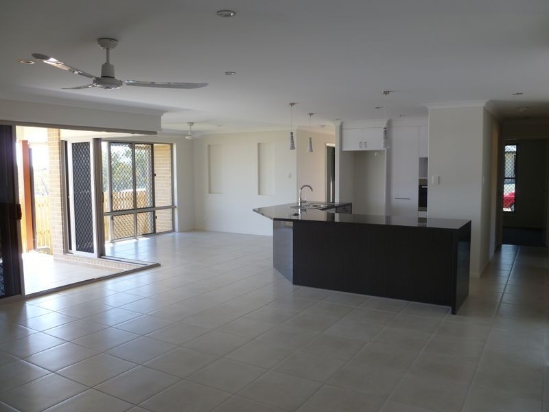 42 Liriope Drive, Kirkwood QLD 4680