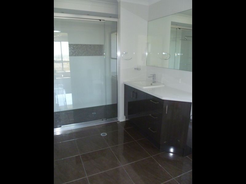 42 Liriope Drive, Kirkwood QLD 4680