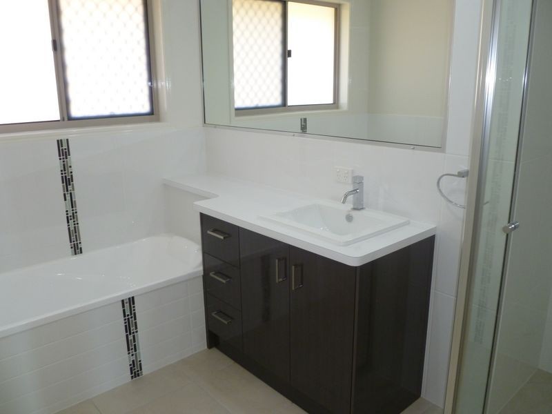 42 Liriope Drive, Kirkwood QLD 4680