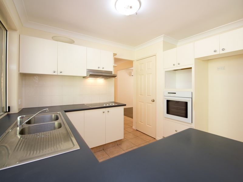 6 Tollana Close, New Auckland QLD 4680