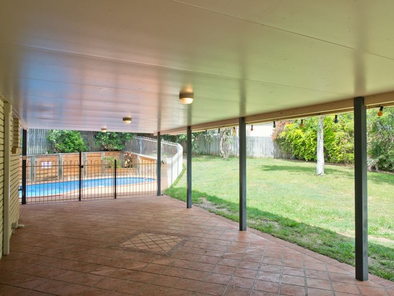 6 Tollana Close, New Auckland QLD 4680