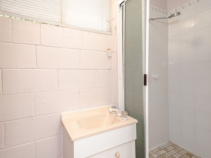 10 Tudman Street, West Gladstone QLD 4680
