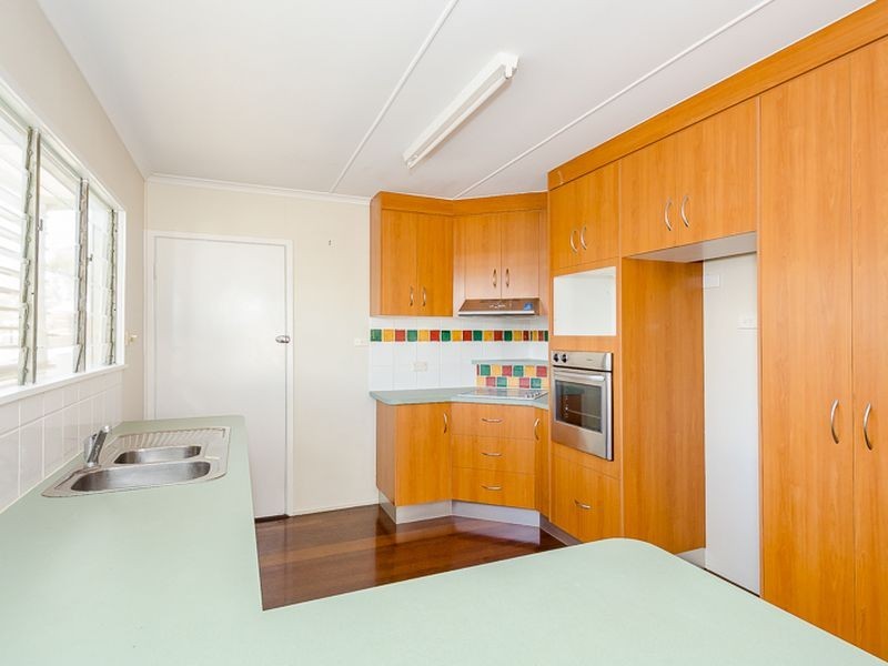 16 Hetherington Street, West Gladstone QLD 4680