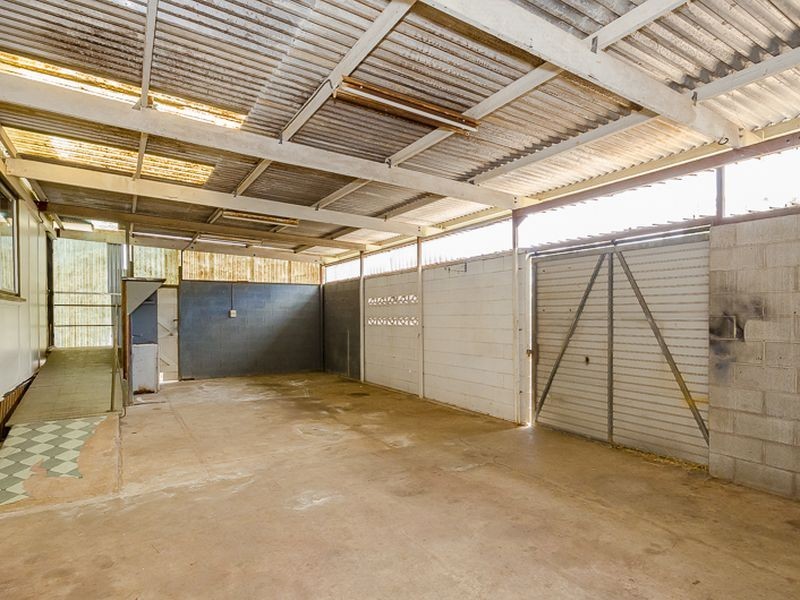 16 Hetherington Street, West Gladstone QLD 4680