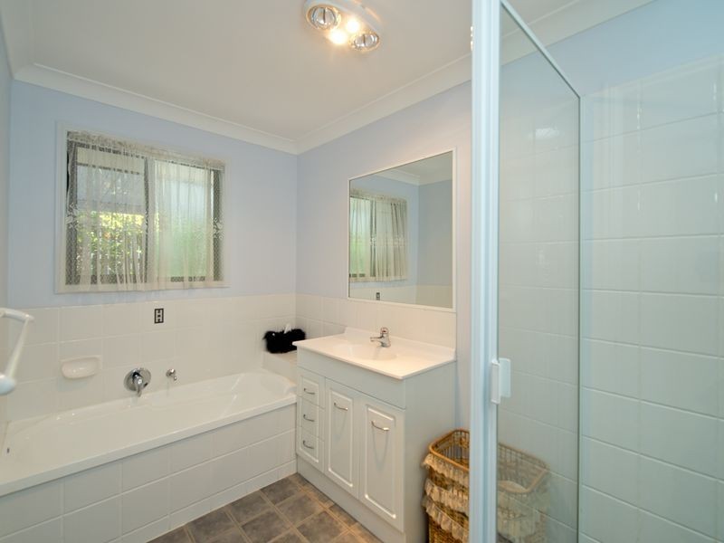 7 Leichhardt Court, Glen Eden QLD 4680